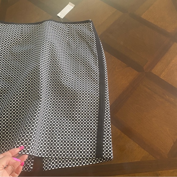 COPY - WHBM geometric pencil skirt NWT - Picture 4 of 7